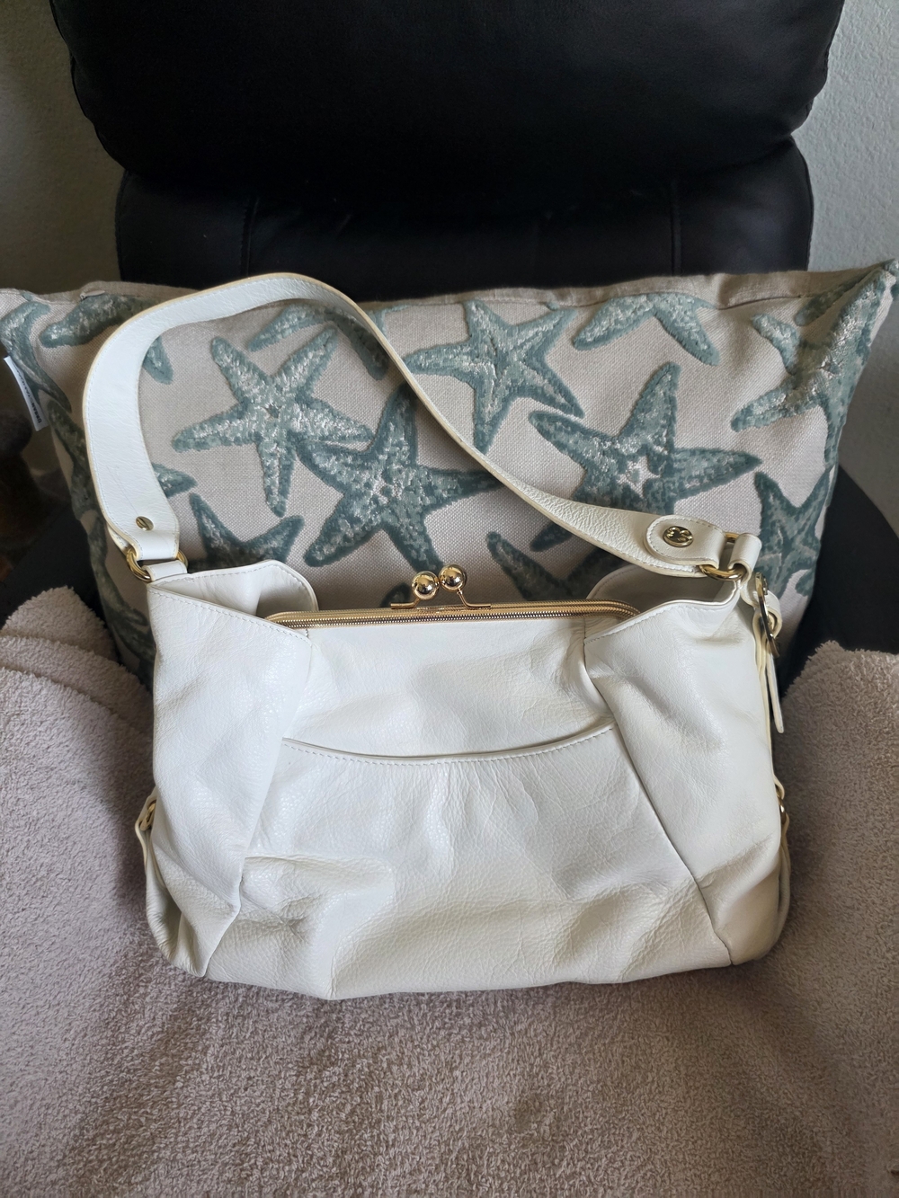 Emma Fox White Leather Shoulder Bag with Gold Hardware - Picture 2 of 10